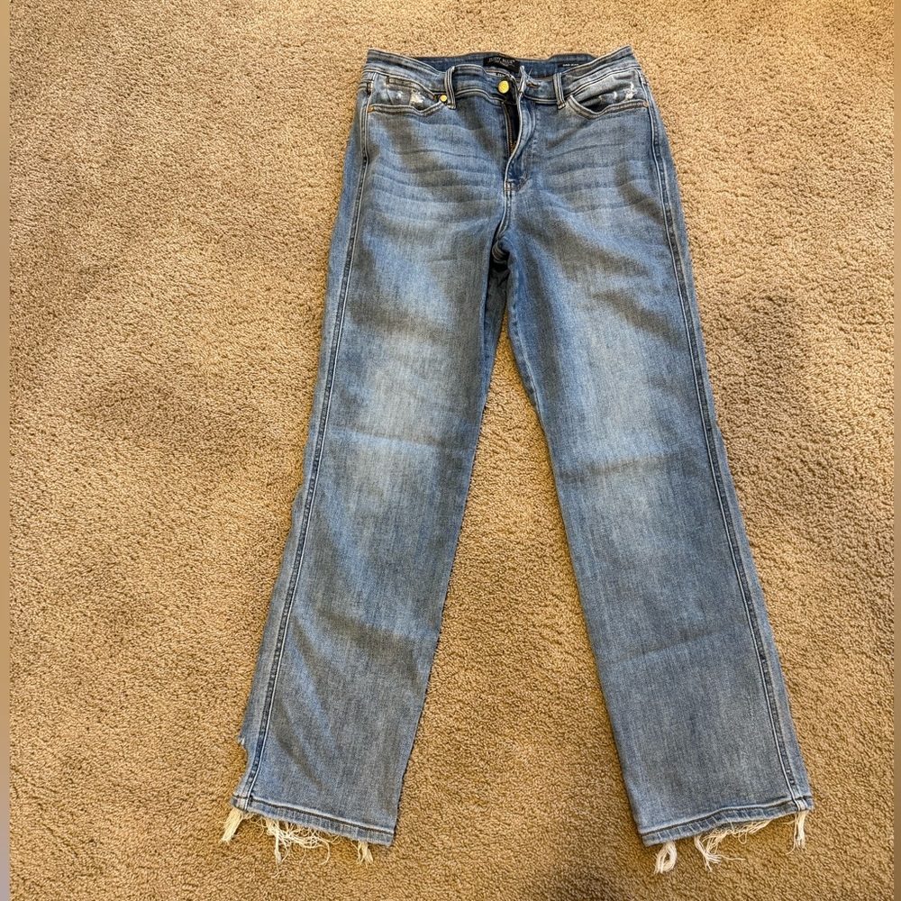 Judy Blues size 30 distressed  zipper fly Dad Jean-Classic Blue Women's Jeans